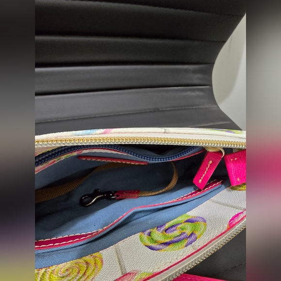 Dooney & Burke Rare Hard to find Lollipop crossbody/ clutch. Excellent condition - Picture 8 of 15